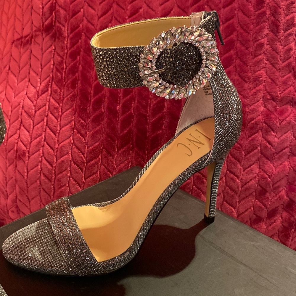 New - Picture 2 of 4